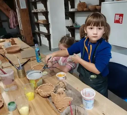 Ceramika dla dzieci w Młynie Kulturalnym – nowe zajęcia w Pracowni Rzemiosł Dawnych