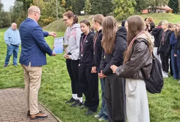 Mistrzostwa Powiatu Węgorzewskiego w biegach przełajowych: sukces uczniów SP1