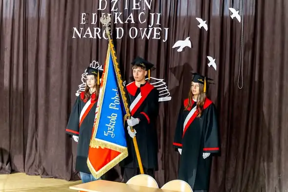 Dzień Edukacji Narodowej w SP1 w Wołowie: magia wspólnego świętowania