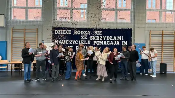 Dzień Edukacji Narodowej w ZSZ Węgorzewo – apel, quiz i podziękowania