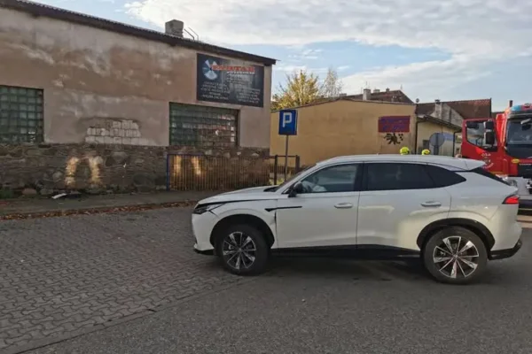 Kolizja na ulicy Młyńskiej w Pozezdrzu – interwencja służb