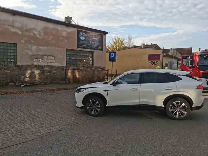 Kolizja na ulicy Młyńskiej w Pozezdrzu – interwencja służb