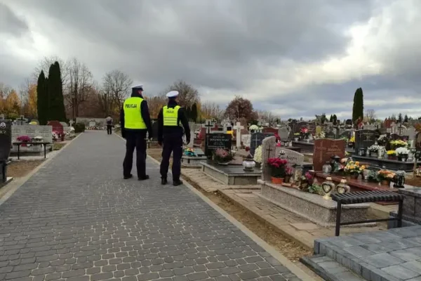 Wszystkich Świętych 2026: Policja apeluje o czujność na cmentarzach i w drodze